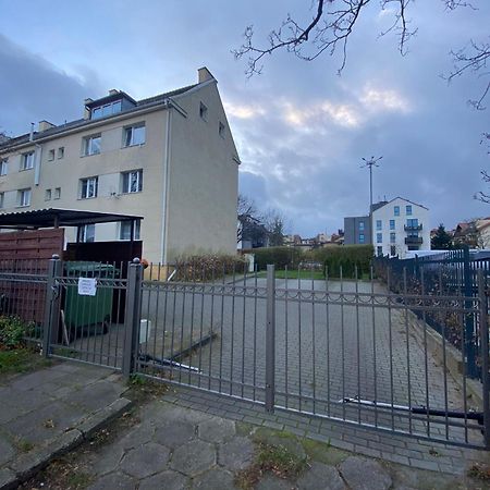 Appartamento Kameralne Cale Mieszkanie 31M2 Z Prywatnym Darmowym Parkingiem Sopot Esterno foto